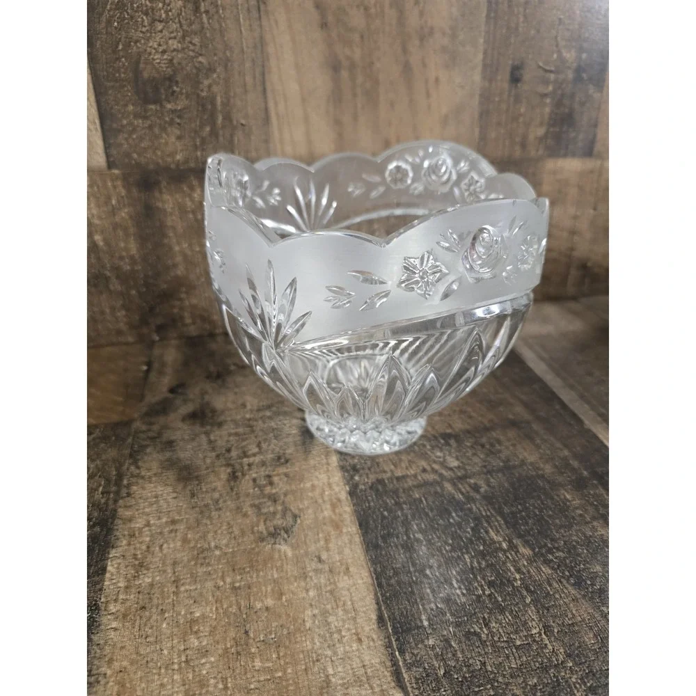 Frosted Rose Etched Clear Cut Crystal Scalloped Rose‎ Bowl Floral Vase 5.25in